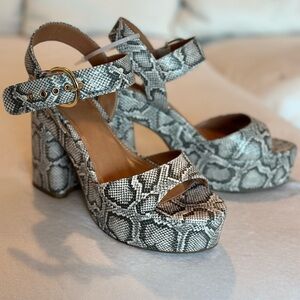 Wayward Platform Sandal (Women)
DV by Dolce Vita size 7